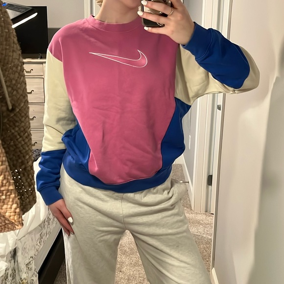 Nike Women Cosmic Fuchsia/Fossil/Royal Crewneck Sweatshirt - Picture 1 of 3
